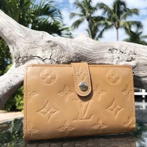 Authentic LV wallet vernis